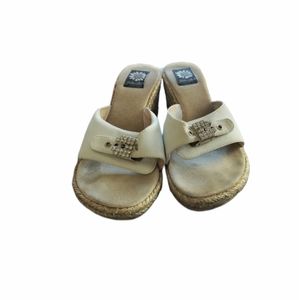 Yellow box Sandals women's size 8 Heels 3" material jute Used